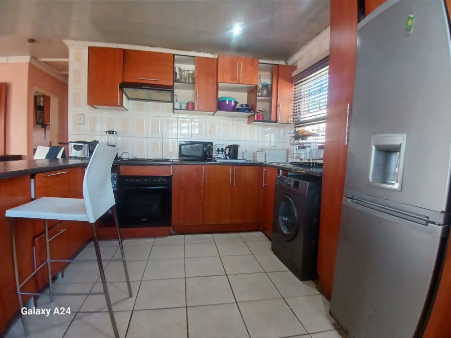 3 Bedroom Property for Sale in Amalinda North Eastern Cape